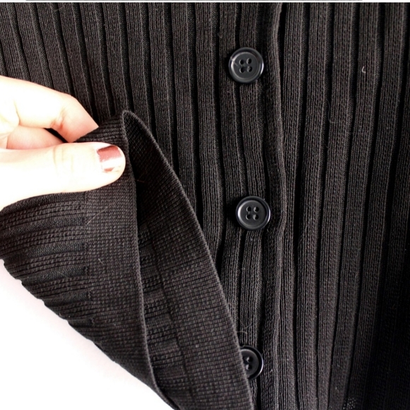 Cropped Buttoned Knitted Top Size S  | Zaful - Picture 4 of 5